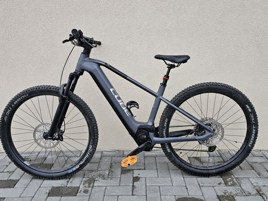 Cube reaction Race hybrid