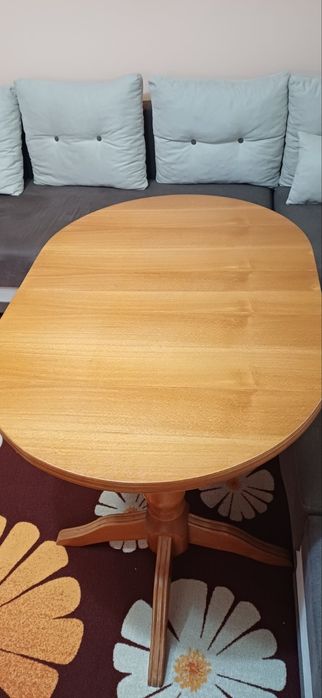 Масивна дървена маса цвят череша