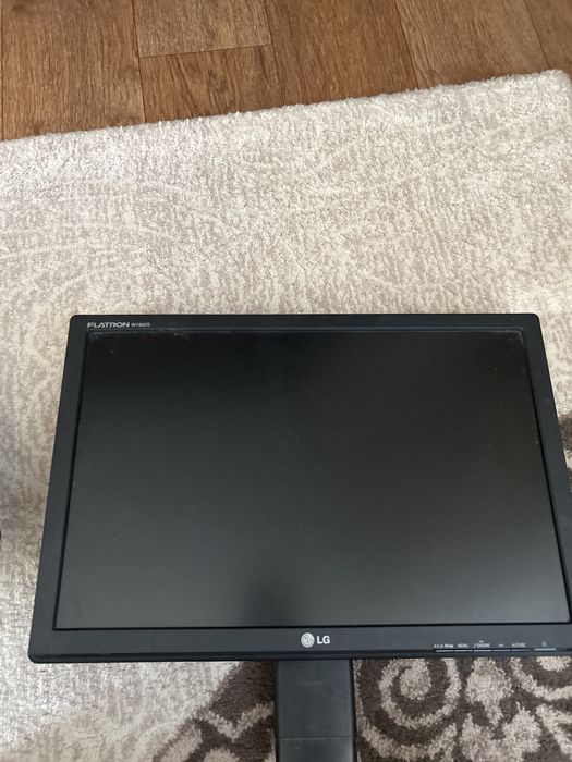 Продам 2 манитора LG и Samsumg