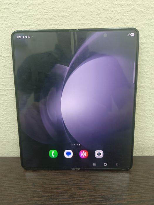 Samsung Z Folde 5+подарок