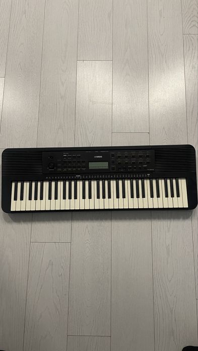 YAMAHA PSR-E273 синтезатор