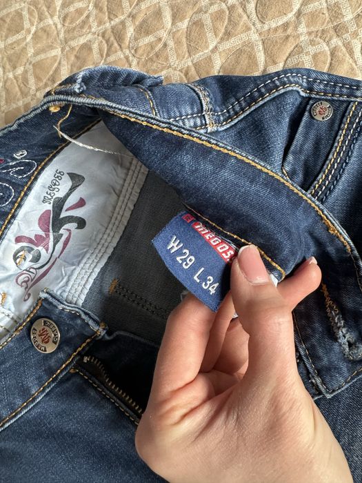 Джинсы женские Calvin Klein и Megoss