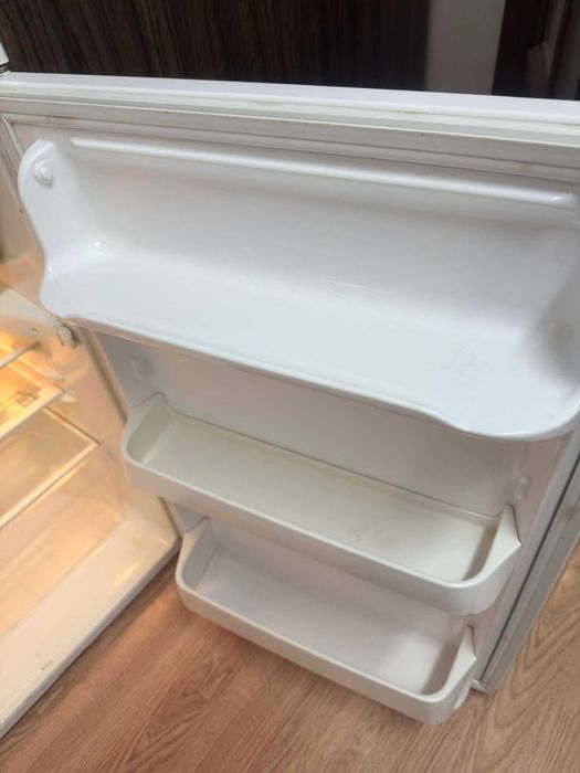 Малък хладилник Privileg