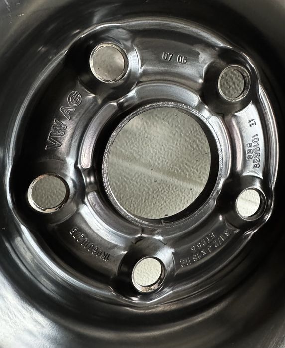 Оригинален авариен комплект за VW патерица,крик,ключ