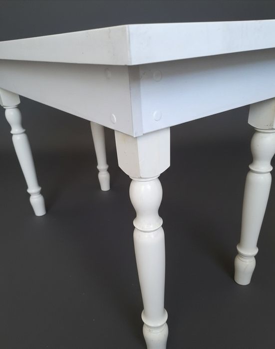 Продается стол деревянный