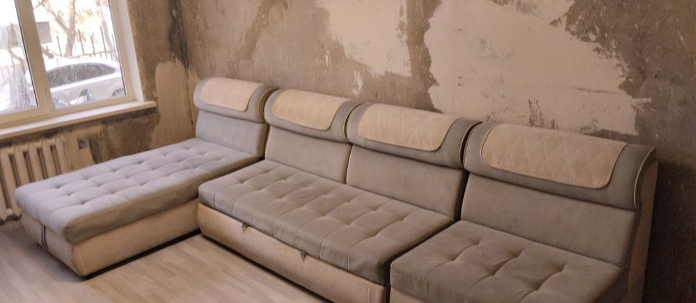 Диван для гостиной б/у