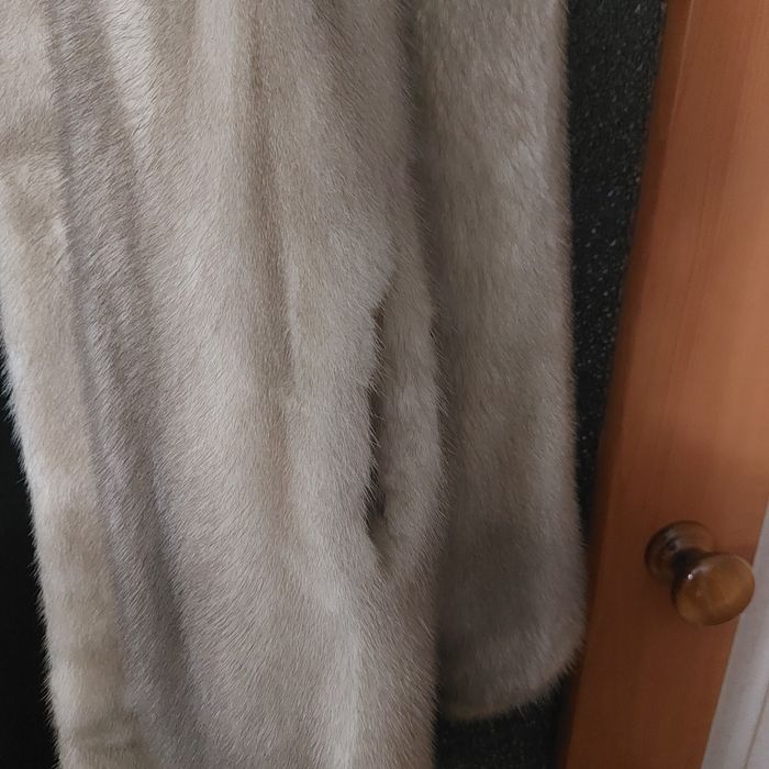 Продам норковую шубу.