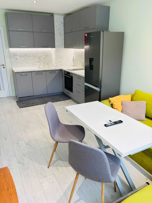 Тристаен апартамент под наем Слатина