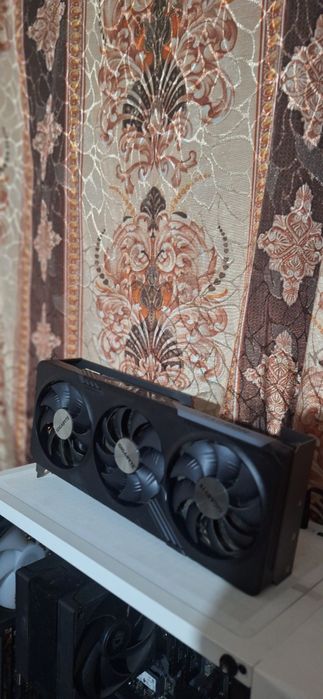 Видеокарта Gigabite Rx 7700xt