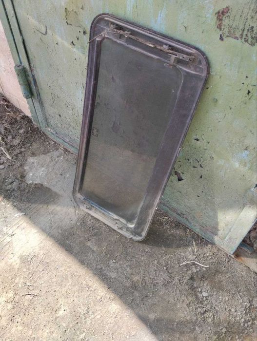 Люк автомобиля..