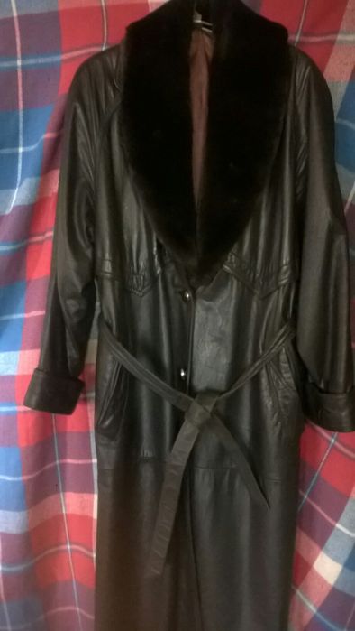 Новый  ОРИГИНАЛ.Кожаный женский плащ Турция с меховым воротником