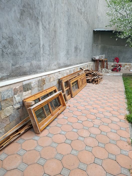 Отдам даром мебель и дрова