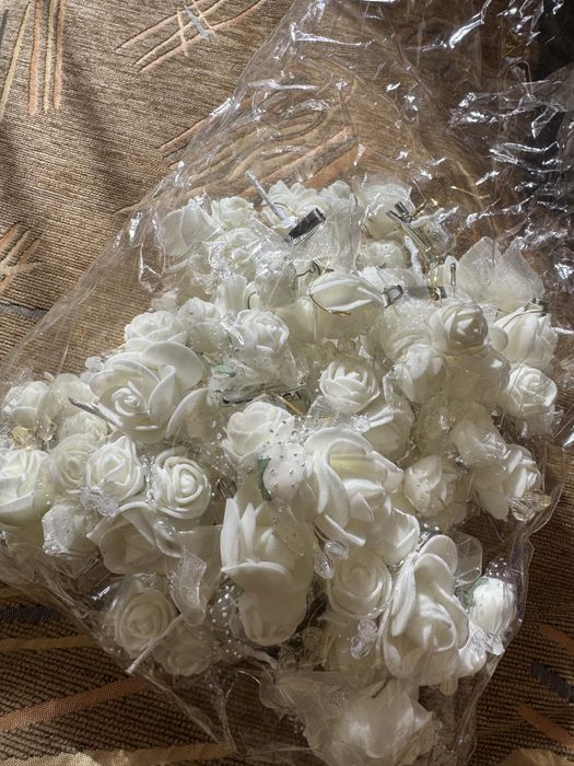 Лилави бутониери и комплект вратовръзка кърпичка и маншетни копчета