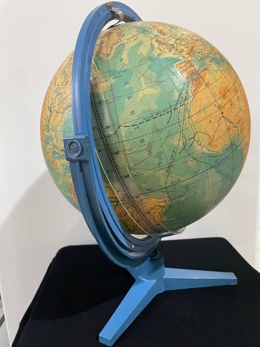 Глобус винтажный времен СССР