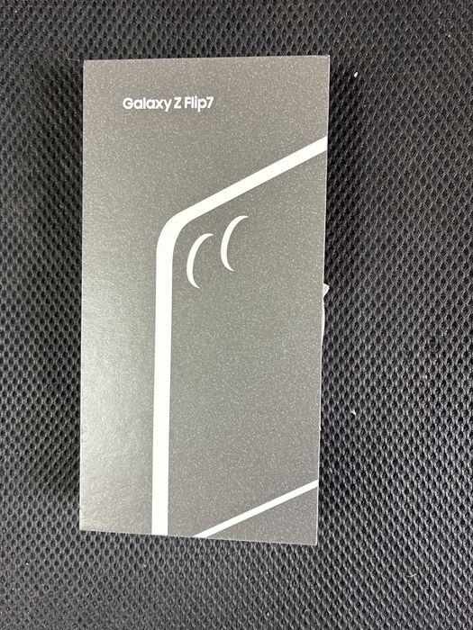 Samsung Z Flip7 sigilat