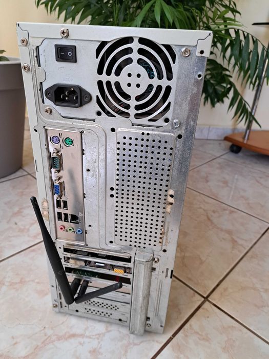 PC retro MSI G31TM-P21,  E8400, 2GB ddr2, gt 730 zotac 2gb ddr3, wifi