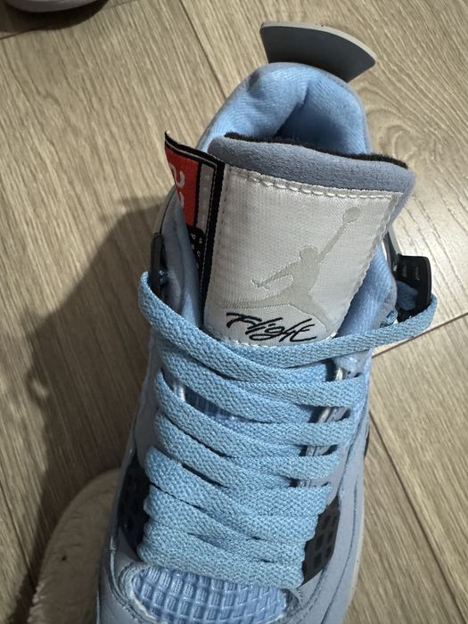 Jordan 4 University Blue nr 40