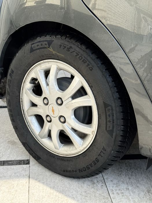 Спарк 2022 yil Spark Avtomat 4 pazitsa kraska toza idaal holatda