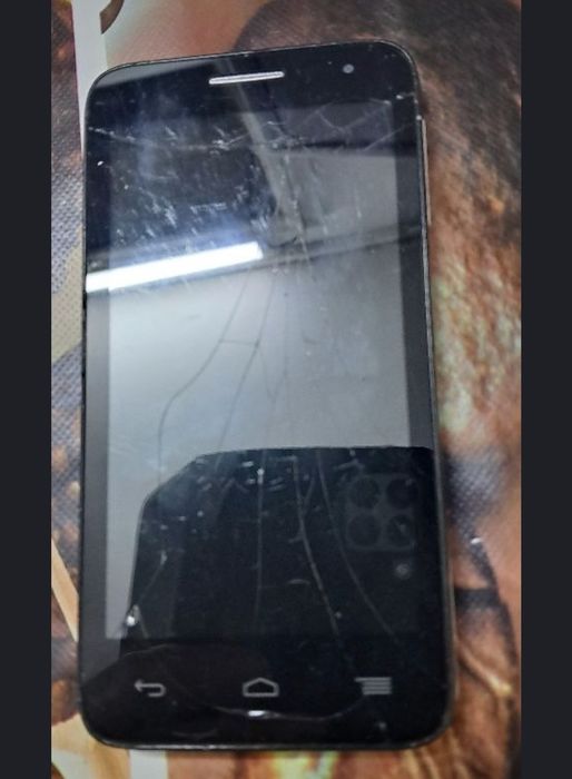 Vind Telefon Alcatel D5 display spart