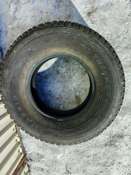 275/70/R15 резина 1шт. С шипами