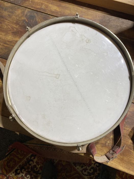 Пионерский барабан .