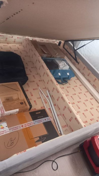 Спальний кровать