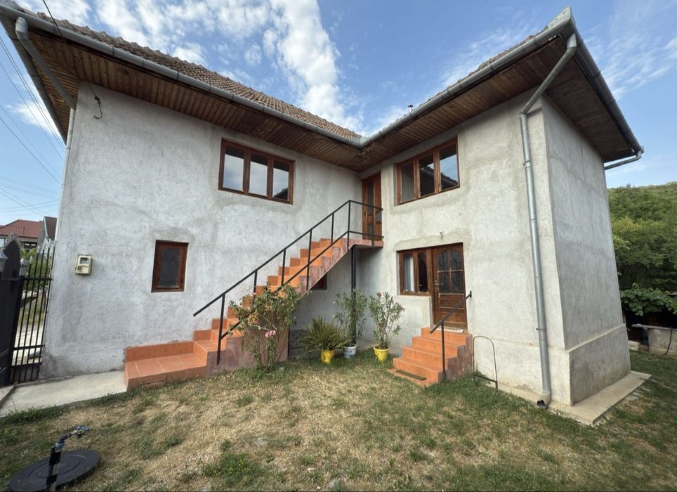 Casa 4 camere plus garaj