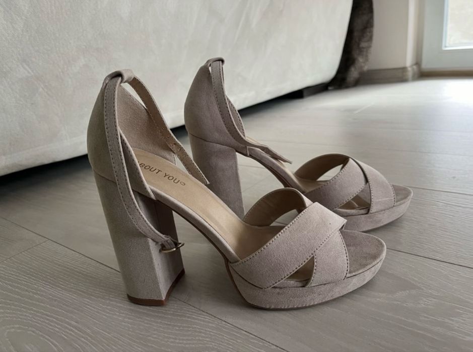 Обувки about you