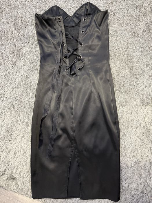 Rochie saten, eleganta cu snur si paiete