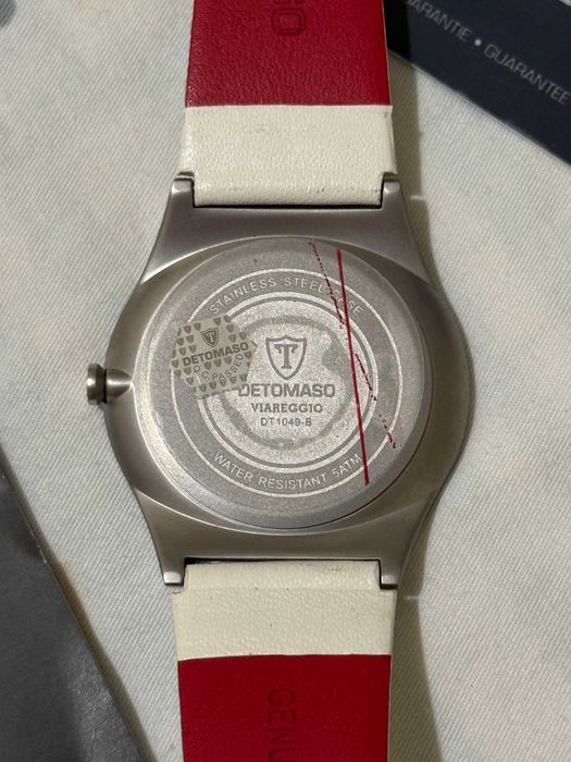 Продавам нов мъжки часовник DeTomaso Viareggio DT1049-B – Silver / White, пълен комплект