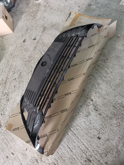 Grila bara fata Toyota yaris 3 2017/2018/2019/2020
