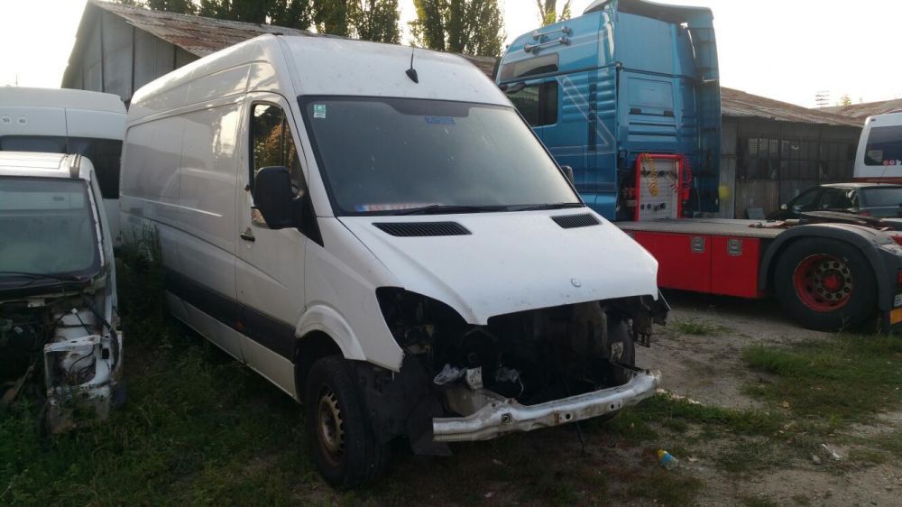 Dezmembrez Mercedes Sprinter 515 , 511 , 313 , 311 , 513, motor de 214
