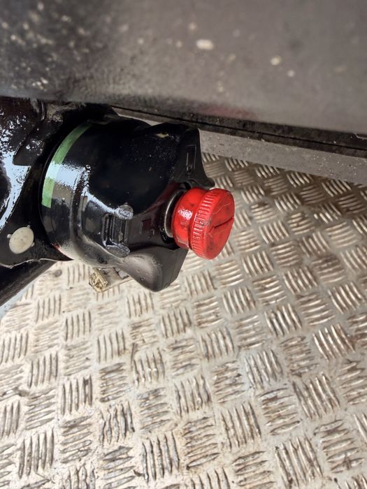 Cui carlig tractare remorcare original cu 2 chei vw golf 5/6