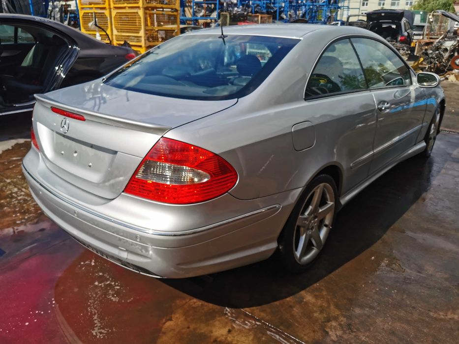 dezmembrez Mercedes CLK AMG W209 facelift/bara fata AMG/bara spate CLK