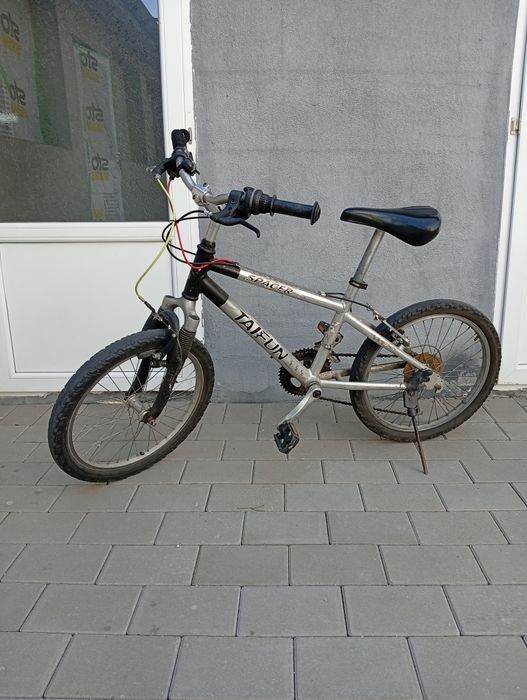 Bicicletă pentru copii