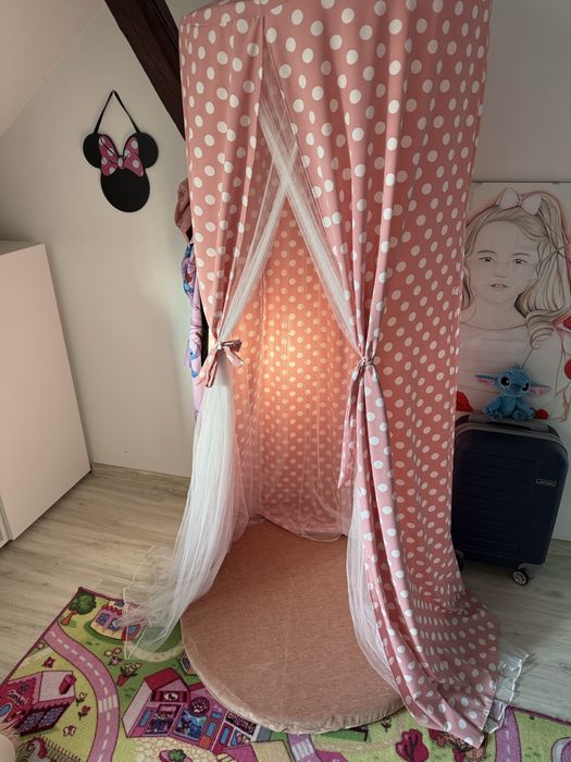 Baldachin cu perna si tulle