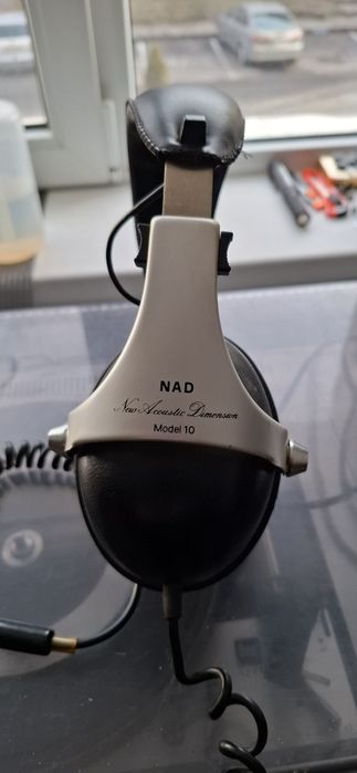Căști audio NAD, model 10