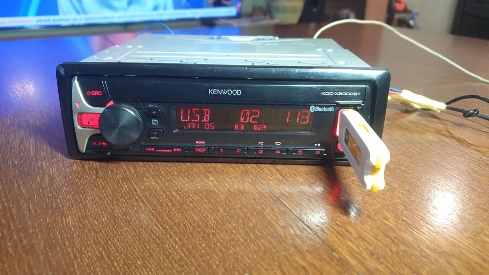 Авто радио плеър музика за кола Кенуулд Kenwood CD MP-3 USB AUX Bluetooth Блутут Цветове