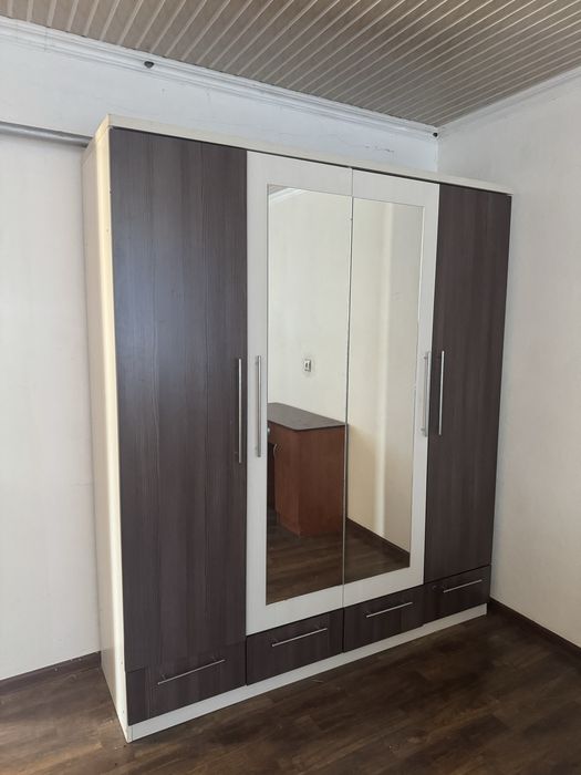 Шкаф почти новый