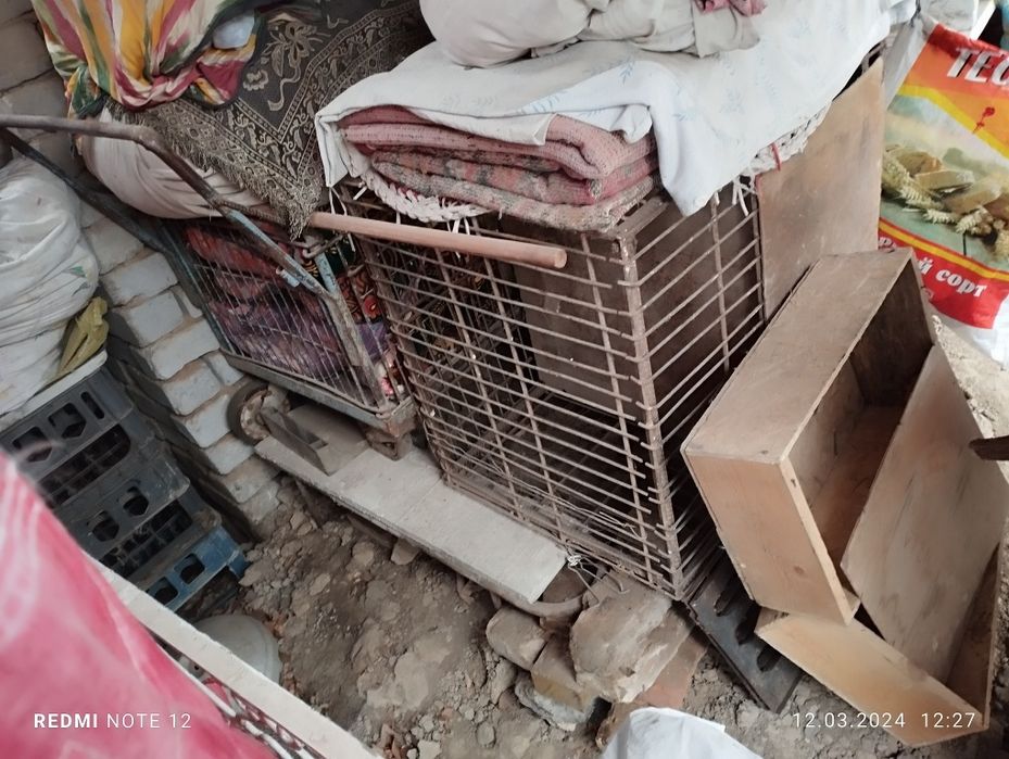 Арава бозорники и катакхона сотилади срочно