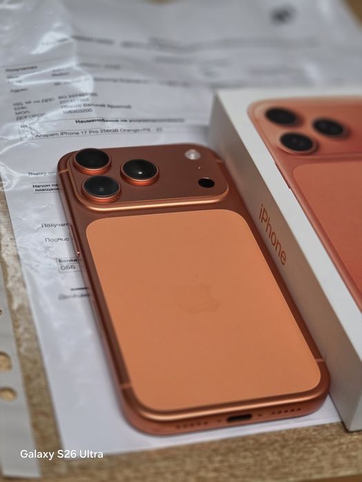 iPhone 17 Pro  256GB Cosmic Orange Като Нов! Гаранция!
