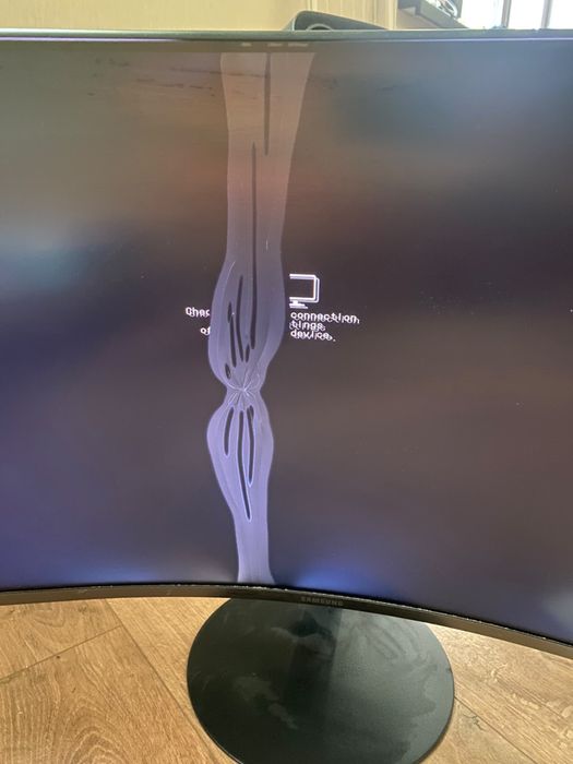 Экран Samsung 28 дюймов