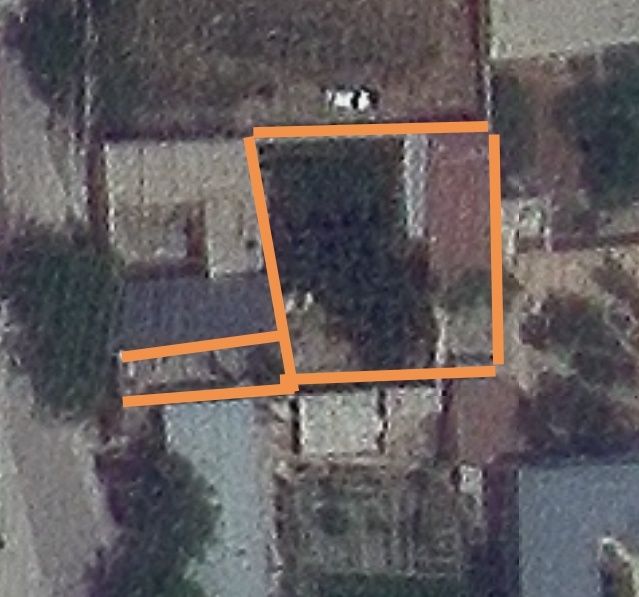 Yer sotiladi, shahar ichida