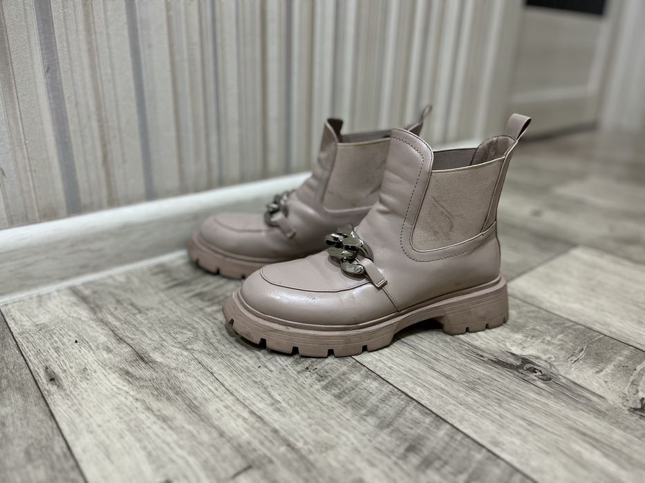 Продам осенние ботинки