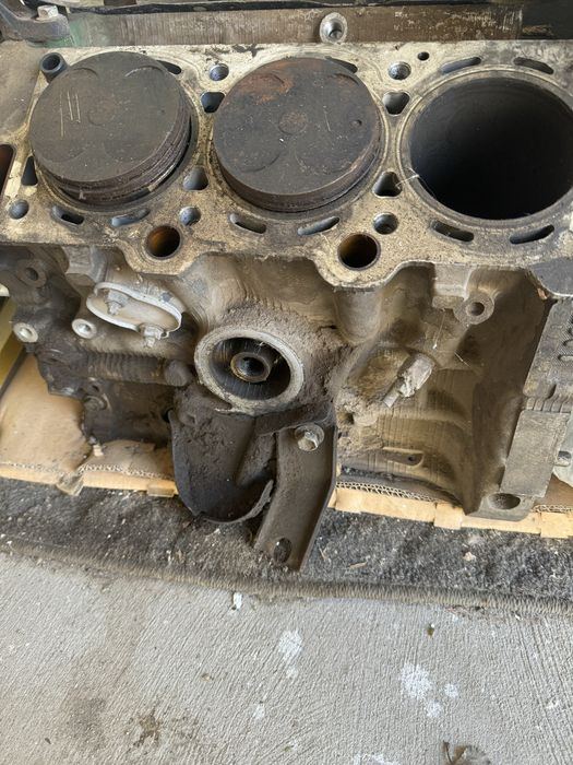 Продам блок на камри 35