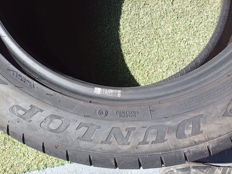 235 55 18 Dunlop