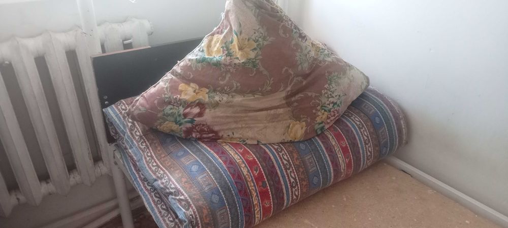 Матрасы, подушки , одеяла для хостела