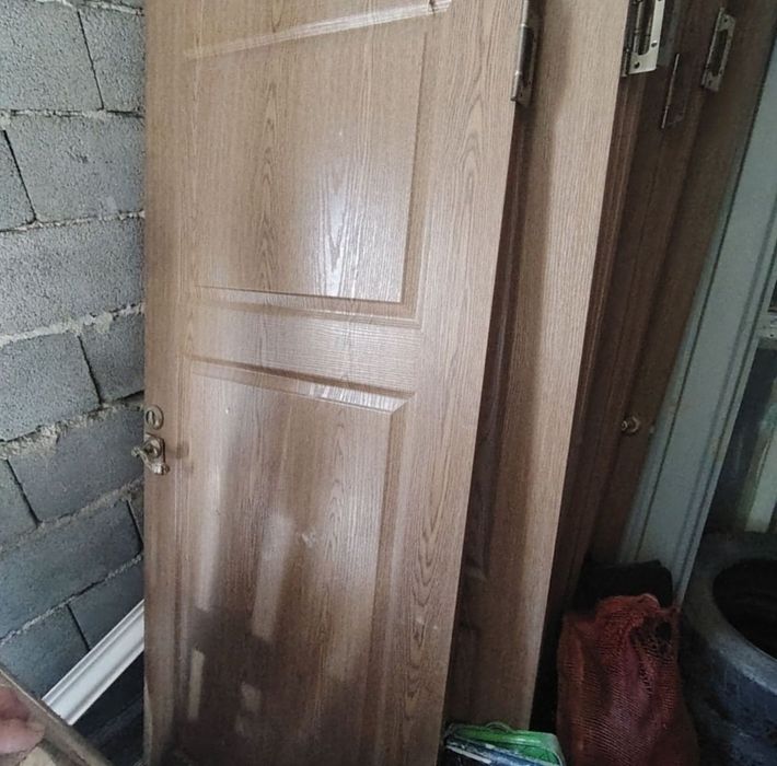 Продам двери межкомнатные в наличии 2 шт