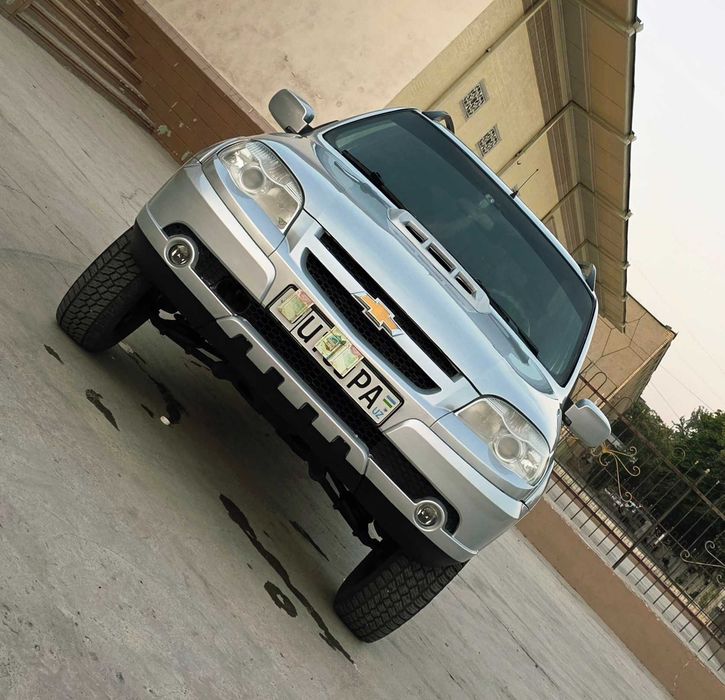 Niva 4x4 Sotiladi