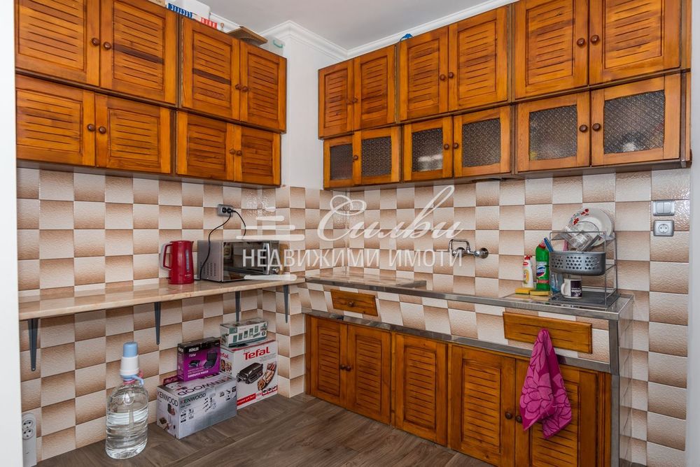 Продава се Четиристаен апартамент в Шумен, 2-ри корпус - 103 кв.м за 1065 €/кв.м - Снимка #11